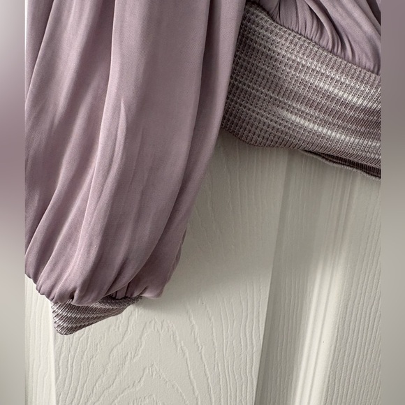 Current Air Women's Sz Small Light Purple Long Sleeve Satin Top Good Condition - Picture 2 of 8